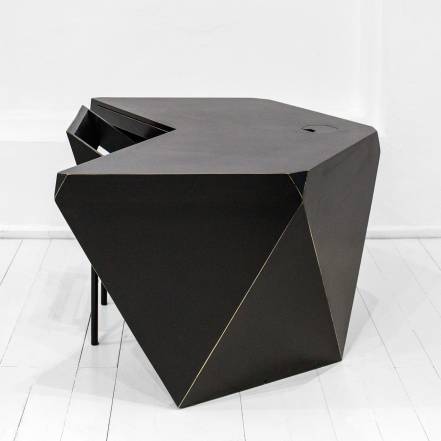Рабочий стол гексагон брильян т в черном цвете archpole черный 132x74x114 см. фото