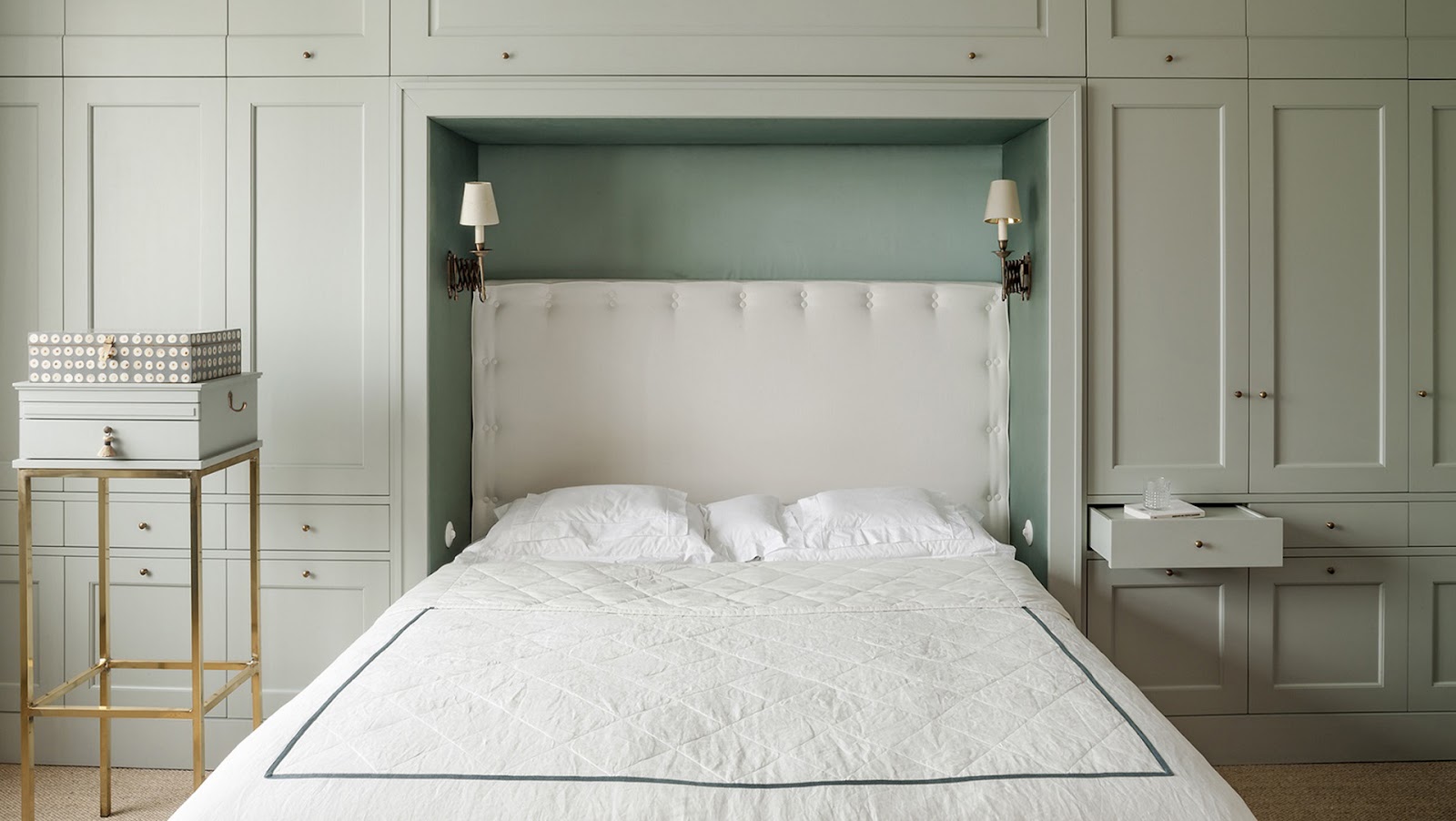 Шкафы вокруг кровати: делаем нишу и экономим площадь 8