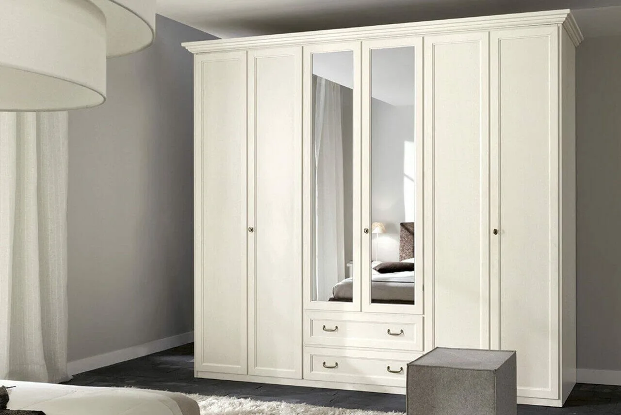 Распашные шкафы 2026: эволюция классики в новом интерьере