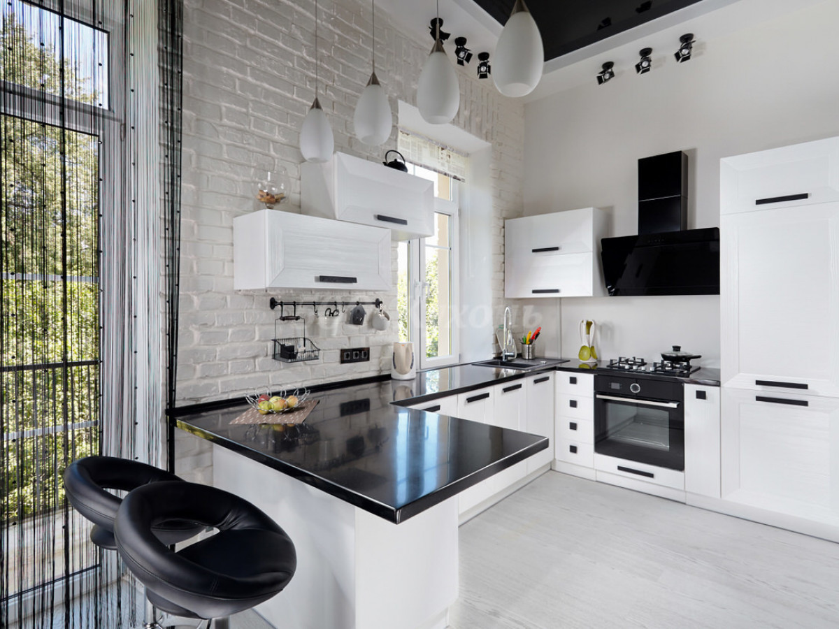Белая кухня в классическом стиле. Дизайн 32