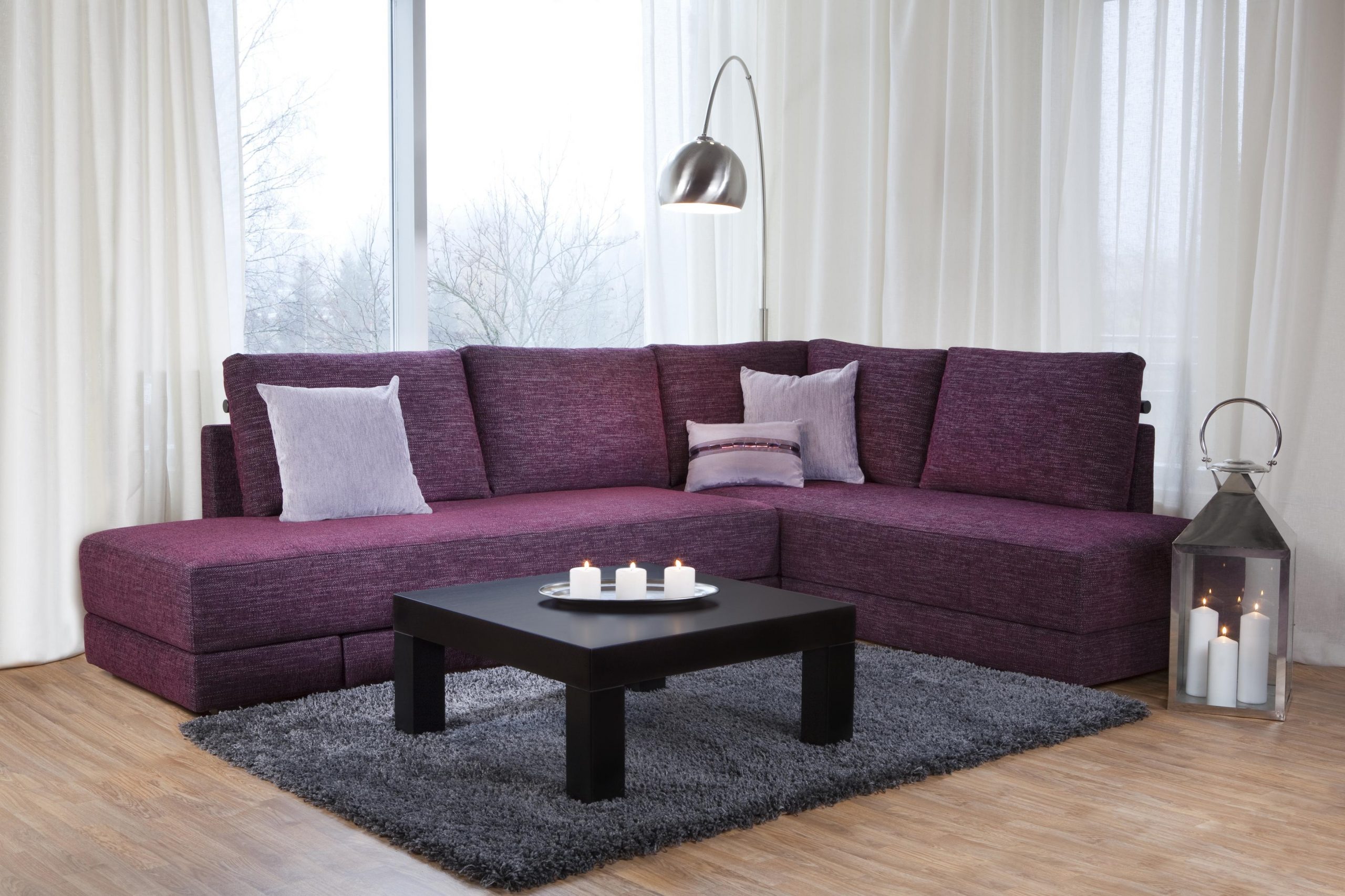 угловой фиолетовый диван