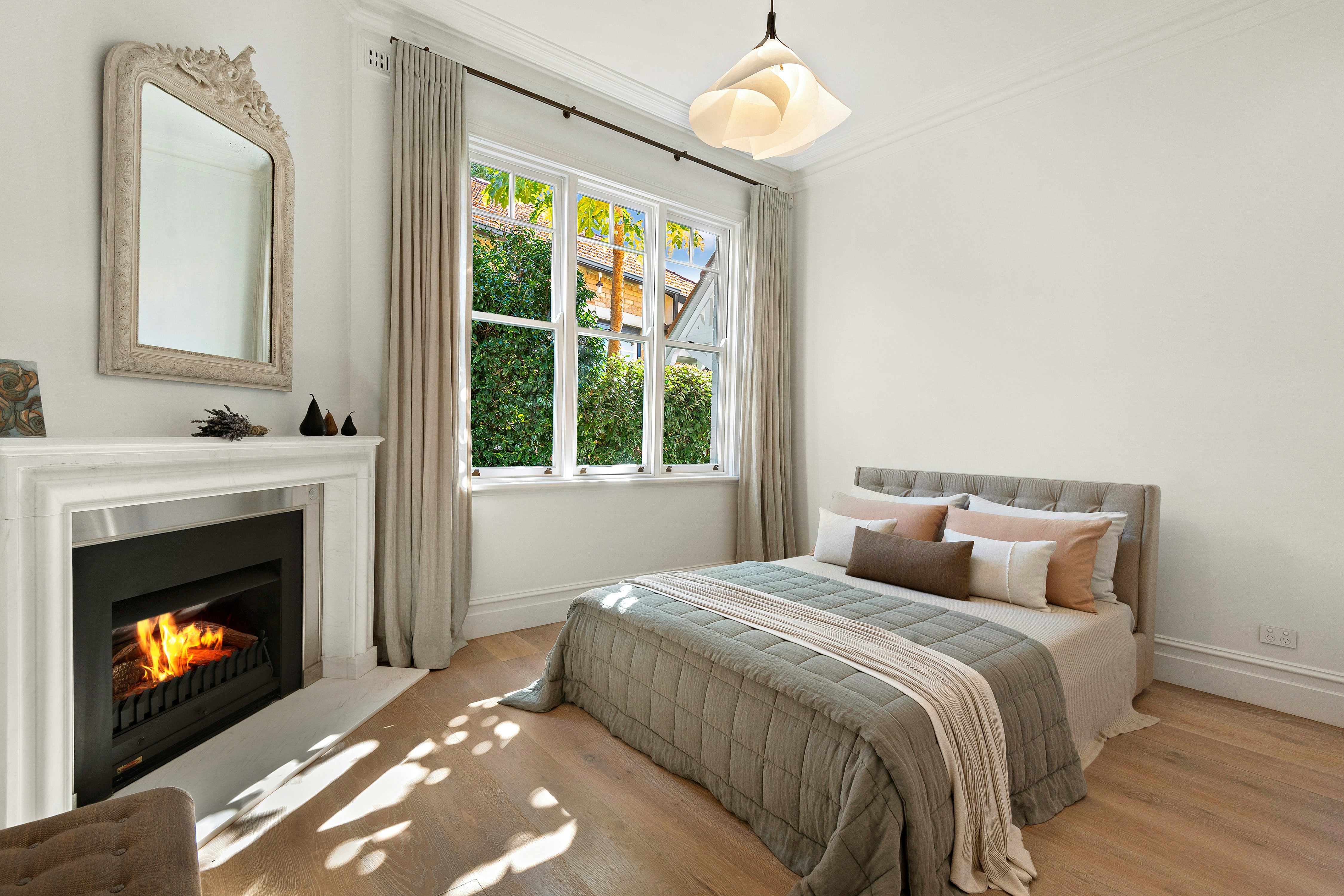 кровать серая двуспальная кровать 2026