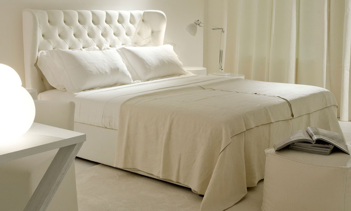 двуспальная кровать белая 