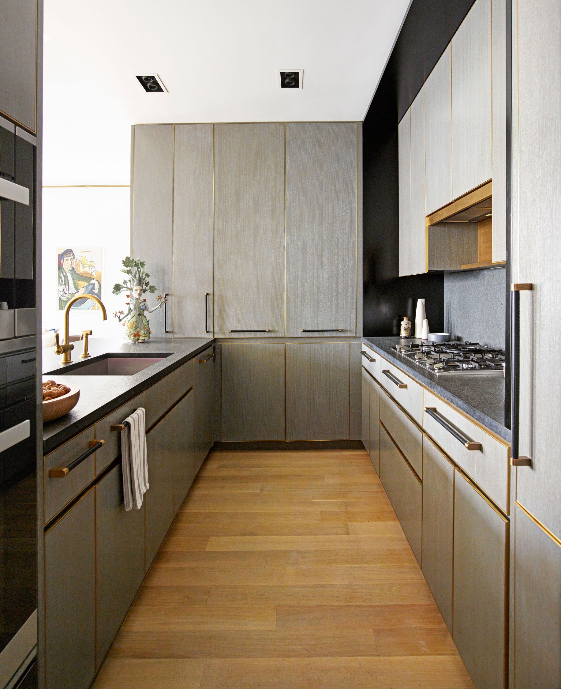 Кухонный гарнитур п-образный серый