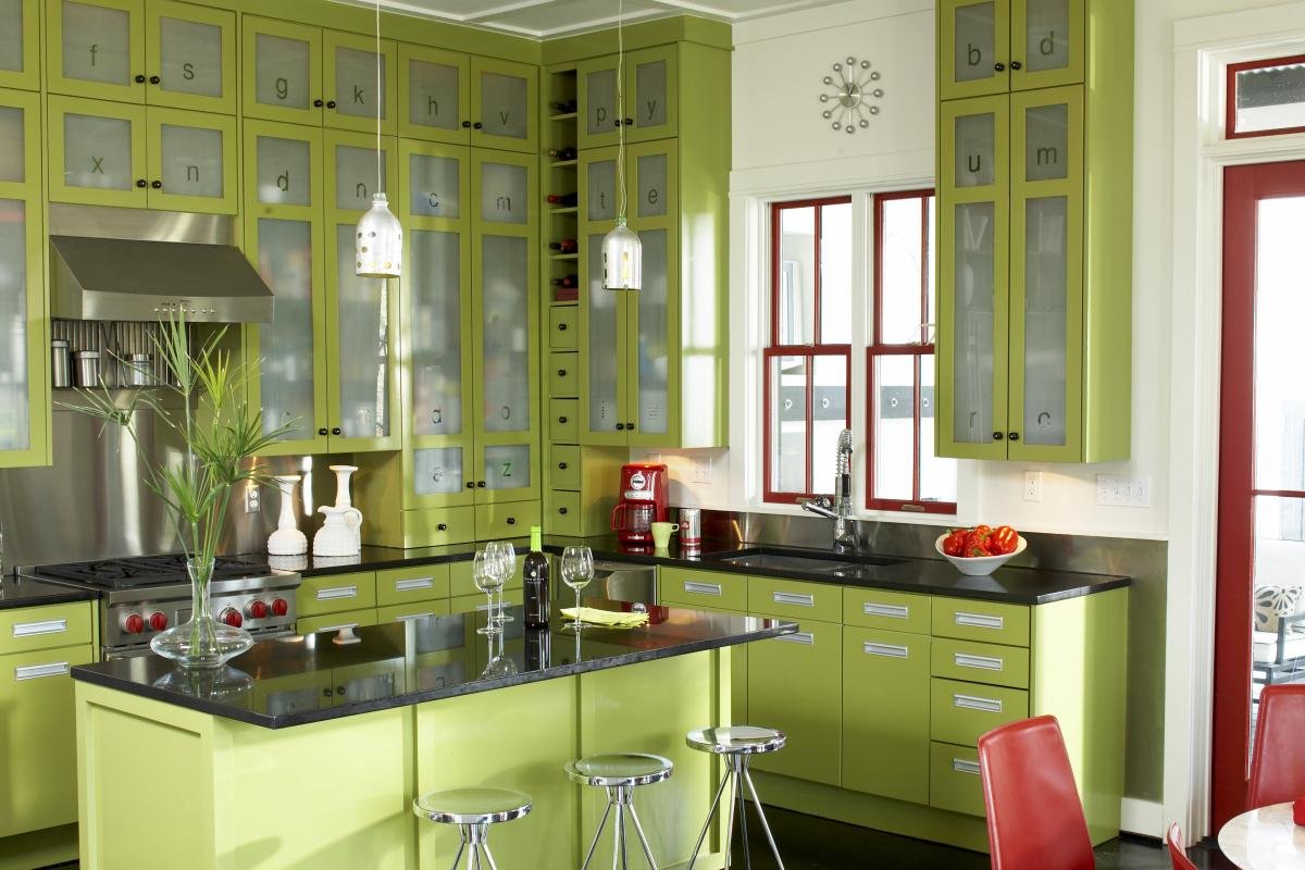 светло-зеленая кухня