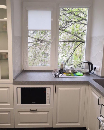 20 идей для маленькой кухни с газовой колонкой и холодильником