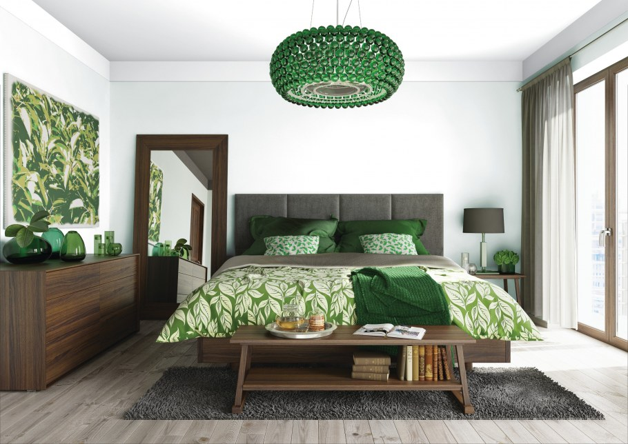 Двуспальная кровать с деревянным каркасом и мягким изголовьем